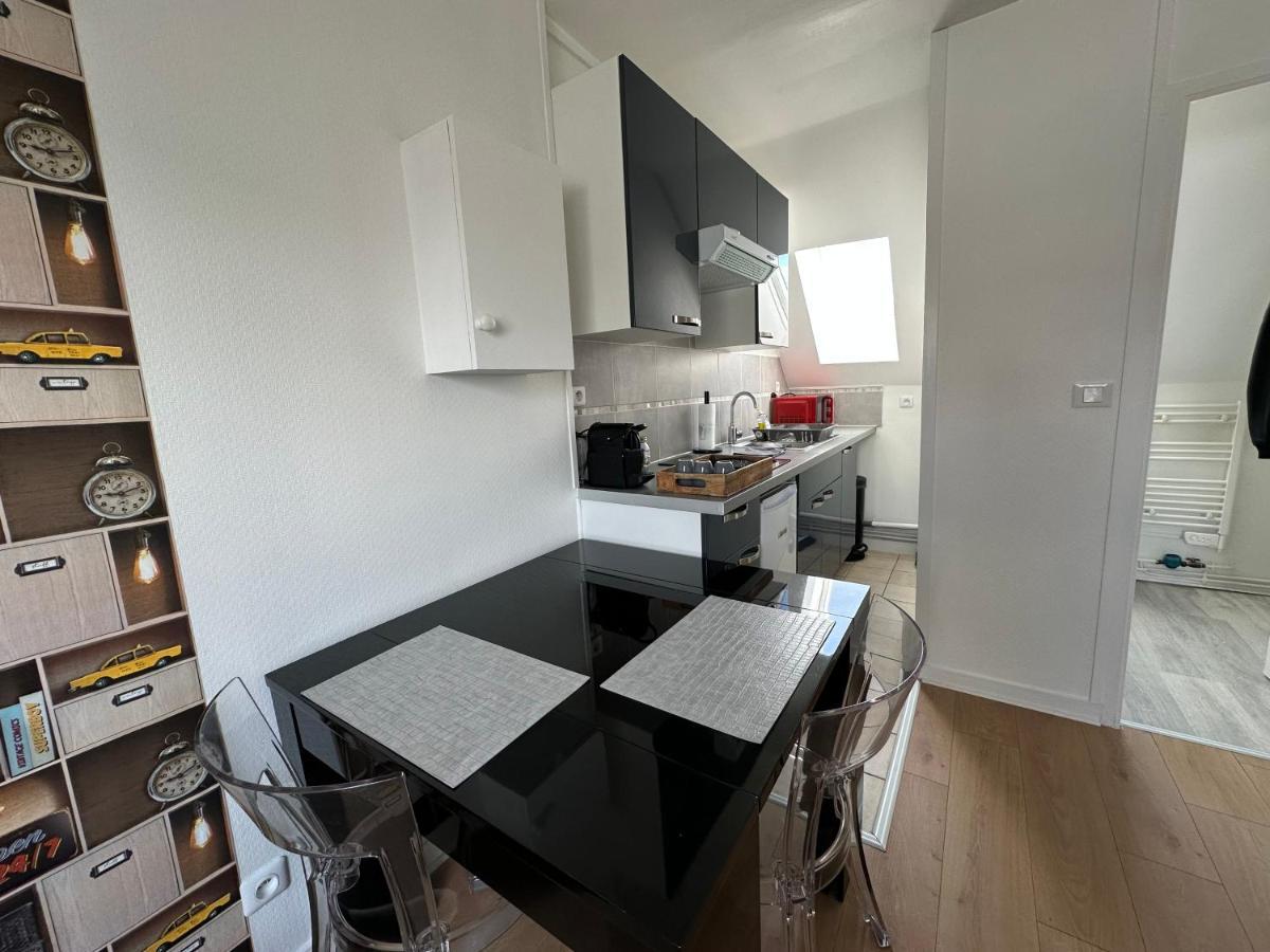 Appartement Au Centre Ville De サンス エクステリア 写真